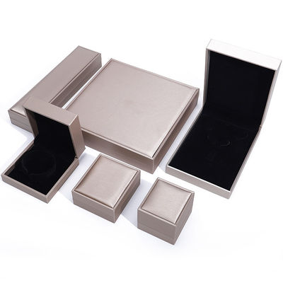 comprare Scatola per gioielli in pelle finta a grana quadrata, scatola per gioielli eleganti spazzolati OEM online manufacture