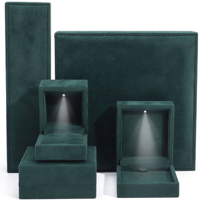 comprare Scatola di imballaggio per gioielli di lusso in velluto verde scuro con luce LED luminosa online manufacture