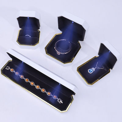 comprare Logo personalizzato Gioielli leggeri Scatola regalo per braccialetti orecchini Pendente Collare di velluto Anello Materiale artigianale online manufacture