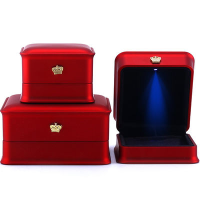 Pacchetto gioielli Hanhong Custom Luxury Crown LED Box per braccialetti collane e anelli