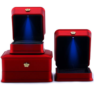 Pacchetto gioielli Hanhong Custom Luxury Crown LED Box per braccialetti collane e anelli