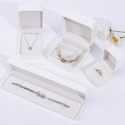 comprare Scatola di gioielli in cuoio PU bianco, custodia di gioielli in cuoio per braccialetto per anello. online manufacture