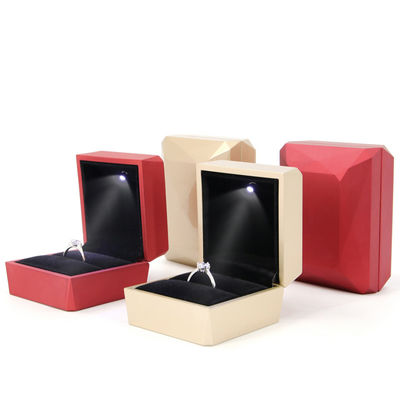 Casella di imballaggio per gioielli in plastica in PU con luce a LED