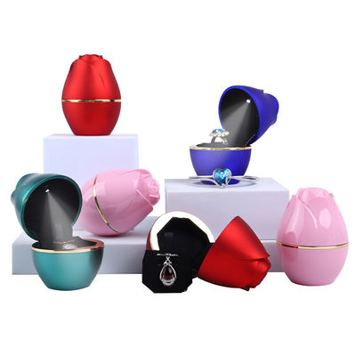comprare 2021 Rose Design LED Light Jewelry Packaging Box per plastica e velluto personalizzati online manufacture