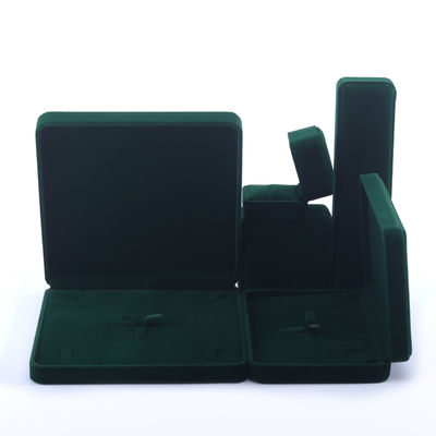 comprare Logo del cliente Casella di gioielli in velluto verde per collane, orecchini e braccialetti online manufacture