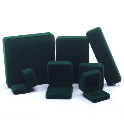 Cina Produzione all'ingrosso di alta gamma Scatola per collana e anello fatta a mano Confezione di gioielli Logo personalizzato Lussuosa scatola quadrata in velluto scamosciato verde scuro