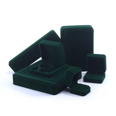 Cina Produzione all'ingrosso di alta gamma Scatola per collana e anello fatta a mano Confezione di gioielli Logo personalizzato Lussuosa scatola quadrata in velluto scamosciato verde scuro
