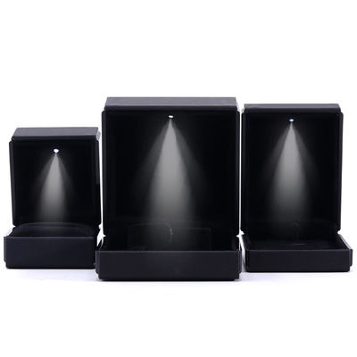 Scatola di gioielleria a luce LED nera fatta a mano per l'imballaggio in pelle con logo personalizzato Hanhong