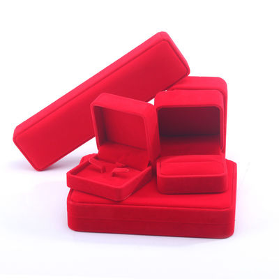 Cina Produzione all'ingrosso Lusso velluto rosso Scatola per imballaggio gioielli Gioielli personalizzati di alta gamma Collana Bracciale Orecchini Anello Scatola per gioielli imballaggio con logo