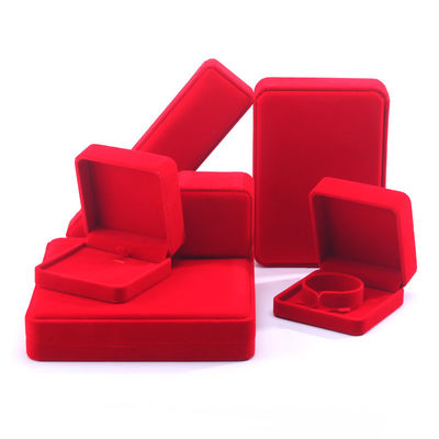 Cina Produzione all'ingrosso Lusso velluto rosso Scatola per imballaggio gioielli Gioielli personalizzati di alta gamma Collana Bracciale Orecchini Anello Scatola per gioielli imballaggio con logo