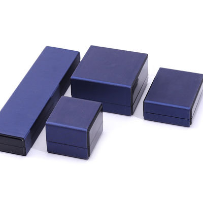 Logo del cliente LED Light Jewelry Box per braccialetto Collare e anello in pelle blu