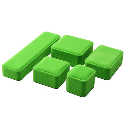 Cina Produzione all'ingrosso di fascia alta Manifattura Collare Ring Box Gioielli Packaging Logo personalizzato Luxury Square Suede Velvet verde chiaro Gioielli Box