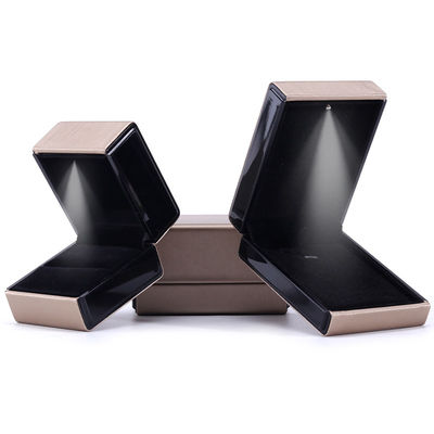9*9*5cm rettangolo Hanhong Custom Gold Necklace Bracelet e Ring LED Gioielli Box Packaging
