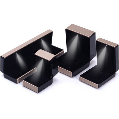 9*9*5cm rettangolo Hanhong Custom Gold Necklace Bracelet e Ring LED Gioielli Box Packaging