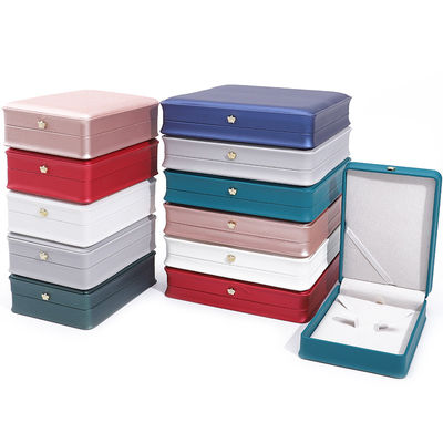 Rectangle Handmade Hanhong Custom Logo Box Crown Design Luxurious PU Leather Box Collare Ring Gioielli Box