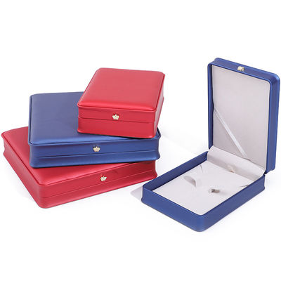 Rectangle Handmade Hanhong Custom Logo Box Crown Design Luxurious PU Leather Box Collare Ring Gioielli Box