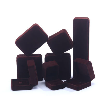 Cina Produzione all'ingrosso di fascia alta Collare a mano Confezione Gioielli Confezione Logo personalizzato Luxury Square Suede Velvet Brown Jewelry Box
