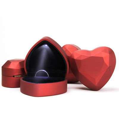 Ingrosso Fabbricazione gioielli di lusso Gioielli regalo Scatola imballaggio Colletto personalizzato Anello set gioielli Imballaggio plastica a forma di cuore Bianco gioielli a led Scatola con logo