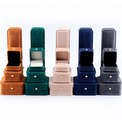 comprare Scatola di imballaggio per gioielli di lusso personalizzati per braccialetti di velluto orecchini collana perla lucchetto online manufacture
