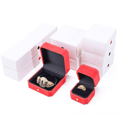 Logo personalizzato Rectangle Velvet Jewelry Box per pendenti orecchini Bracelet Necklace Ring