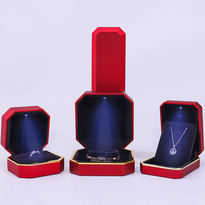 comprare Scatola di gioielli in velluto a LED rosso per l'imballaggio personalizzato dell'anello per collane e altri accessori online manufacture