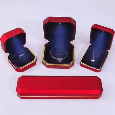 Scatola di gioielli in velluto a LED rosso per l'imballaggio personalizzato dell'anello per collane e altri accessori