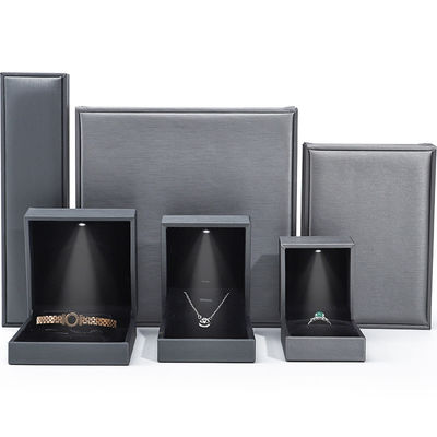 comprare Grigio Leggera pelle LED gioielleria Box Luxury Packaging Per Bracelet Collare Anello online manufacture