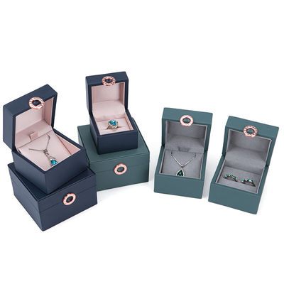 Pacchetto gioielli Hanhong Quattro foglie di trifoglio Luxury PU cuoio anello scatola con logo personalizzato