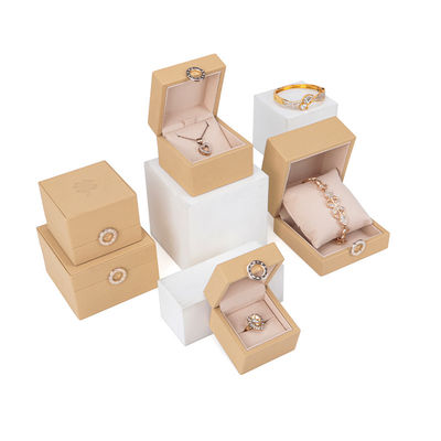 Pacchetto gioielli Hanhong Quattro foglie di trifoglio Luxury PU cuoio anello scatola con logo personalizzato