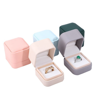 comprare Logo personalizzato Gioielli Pacchetto Casella in cuoio PU per orecchini Braccialetti Colletti e anelli online manufacture