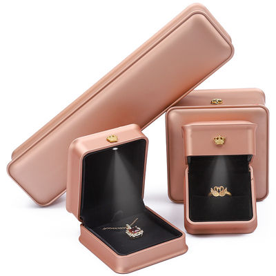 comprare Braccialetto Anello Orecchini Gioielli a LED Box Set Gioielli personalizzati Con Logo all'Ingrosso online manufacture