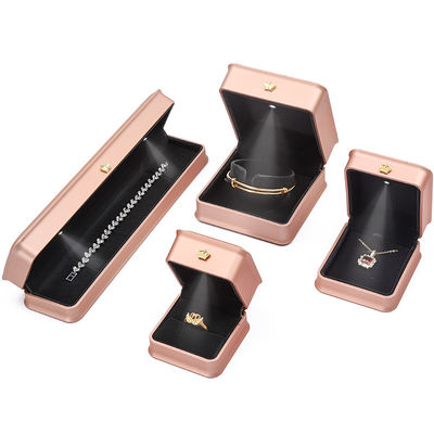 Braccialetto Anello Orecchini Gioielli a LED Box Set Gioielli personalizzati Con Logo all'Ingrosso