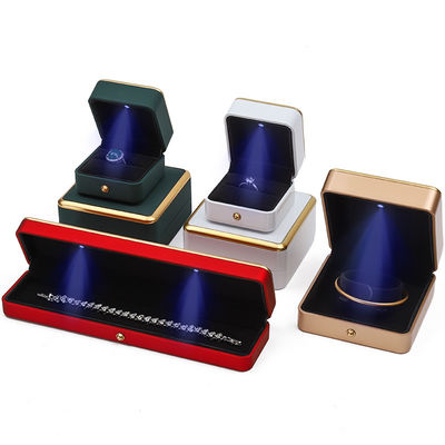 comprare Organizzatore per gioielli a LED con guarnizione d'oro personalizzato per bracciale, collane, orecchini e anelli online manufacture