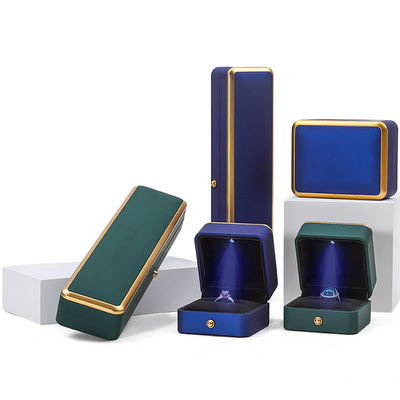 Organizzatore per gioielli a LED con guarnizione d'oro personalizzato per bracciale, collane, orecchini e anelli