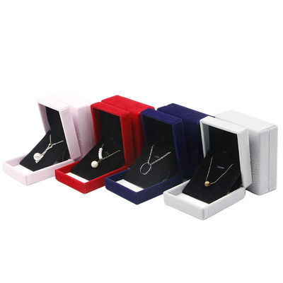 Materiale vellutato Hanhong Custom Embossed Red Jewelry Box per collana e anello 6*6*4.6cm
