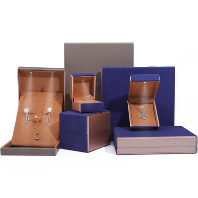 OEM Logo Accattivante Velvet Gioielleria Packaging Set con LED Light Soft Touch Rivestimento