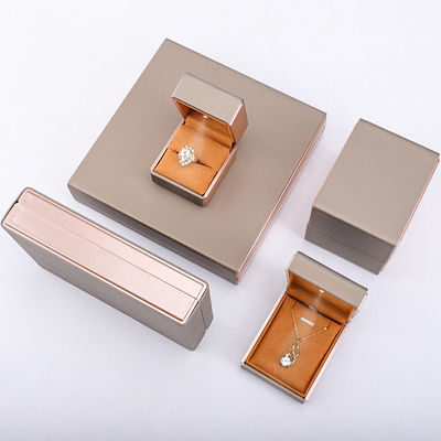 OEM PU cuoio LED gioielleria scatola, Handy Quadrato gioielleria lussuosa confezione scatola set