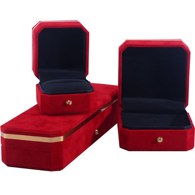 Manifattura all'ingrosso Colletto Anello Gioielli Set Scatola di imballaggio Scatola regalo gioielli Logo personalizzato rosso Velvet Gioielli Scatola con bordo dorato