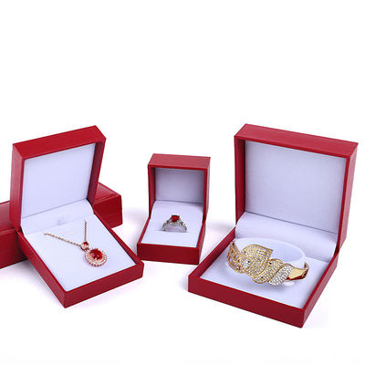 Confezione di gioielli per bracciale per anelli per collane