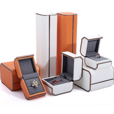 comprare Scatola di imballaggio per gioielli in pelle in oro in PU per anelli, collane e braccialetti online manufacture
