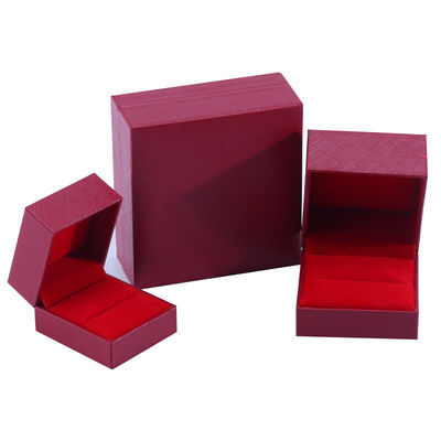 Manifattura all'ingrosso Luxury Square Jewellery Box Personalized Custom high end Collare Bracelet Orecchini Anello set di gioielli Imballaggio carta cartonata flip rosso Gioielli Box con logo