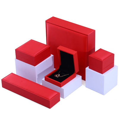 Casella per gioielli in pelle finta di marca rossa di lusso