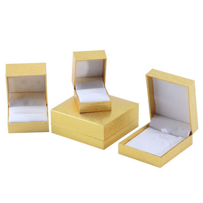 Manifattura all'ingrosso Casella di gioielli di lusso personalizzata Custom high end Colletto Bracciale Orecchini Anello set di gioielli Imballaggio carta cartonata giallo flip Gioielli con logo