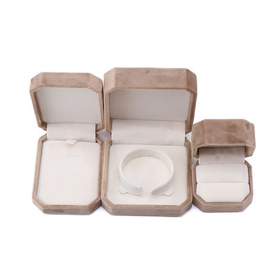 Elegante gioielleria d'oro artigianale in velluto ottagonale per collane, orecchini, bracciali e anelli