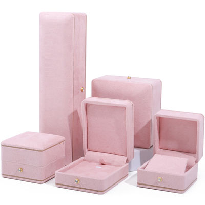 Casella di gioielli rosa rettangolare per l'imballaggio personalizzato con logo di braccialetti collane e anelli