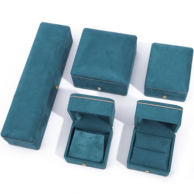 Prodotto all'ingrosso Casella di gioielli di lusso personalizzata personalizzata di alta qualità Colletto Bracciale Orecchini Anello set di gioielli Imballaggio Casella di gioielli blu velluto con logo