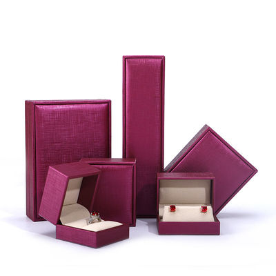 Cina produzione all'ingrosso Gioielli di lusso Box imballaggio Custom high end Colletto Bracciale Orecchino Anello Imballaggio rosa Red Pu cuoio gioielleria Box con logo