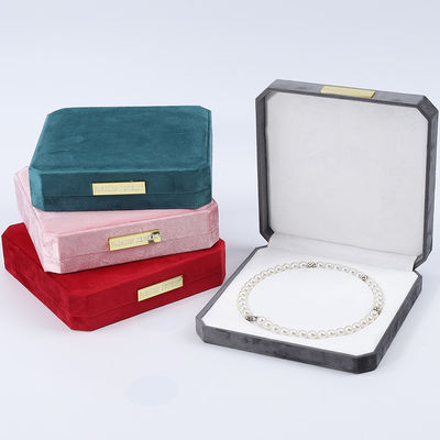 comprare Scatola per il collo di perla di velluto multicolore a tocco morbido online manufacture