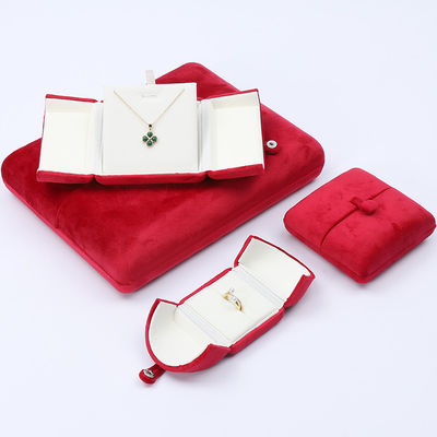 Cina Produzione all'ingrosso Scatola di gioielli di lusso Packaging personalizzato di alta gamma Collana Bracciale Orecchini Anello Packaging a doppia anta Scatola di gioielli rossa in velluto con logo