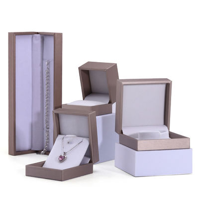 comprare Pulsella di khaki Finitura di pelle finta Gioielli di lusso Packaging Box Set Rivestimento di velluto online manufacture